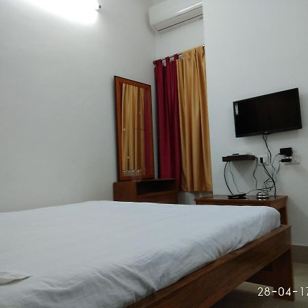 India Tours Only Kavita Guest House Bolpur Kültér fotó